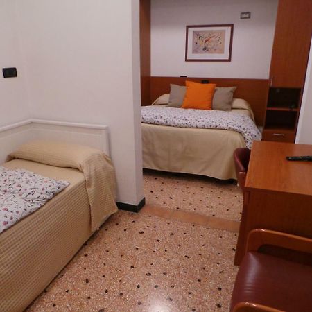 Hotel Europa Albissola Marina Esterno foto